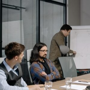 رجاءً توقف عن استخدام هذه العبارات في الاجتماعات