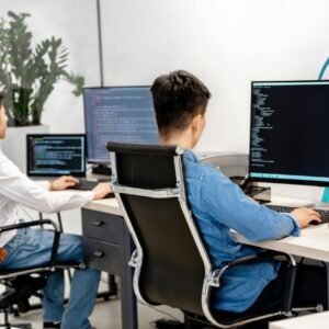 ما وراء ساعات الدوام: نظرة تحليلية لثلاث نماذج للعمل